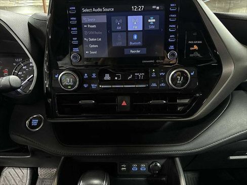 Certified 2022 Toyota Highlander XLE image 22