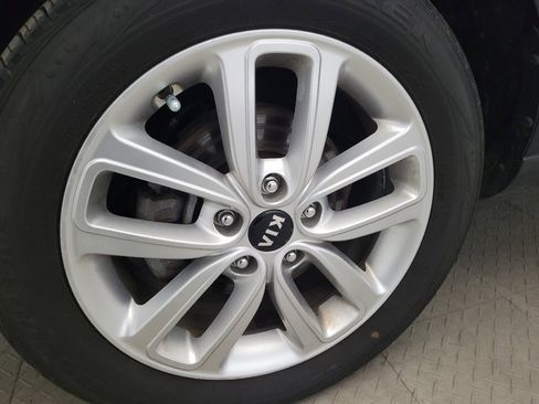 Used 2018 Kia Soul + FWD image 31