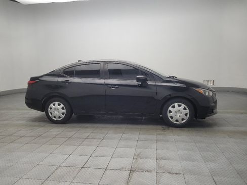 Used 2020 Nissan Versa SV FWD image 11