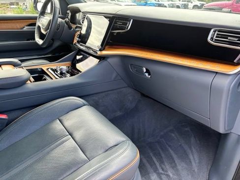 Certified 2022 Jeep Grand Wagoneer Series II AWD/4WD image 25