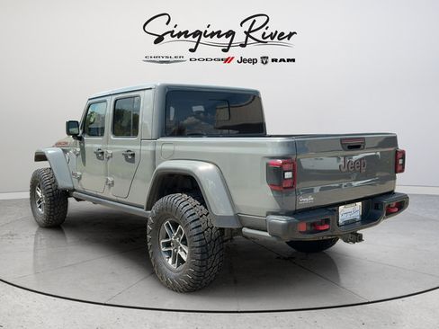 Used 2021 Jeep Gladiator Rubicon AWD/4WD image 5