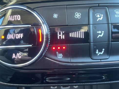 Used 2022 Buick Encore GX Essence w/ Experience Buick Package image 22