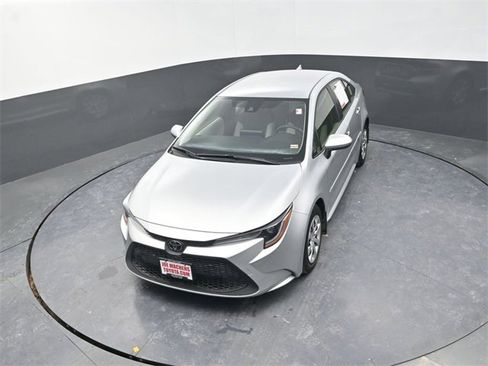 Used 2022 Toyota Corolla LE image 21