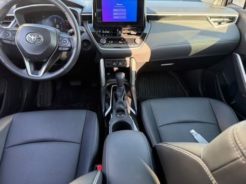 Certified 2025 Toyota Corolla Cross XLE w/ Convenience Package AWD/4WD image 14