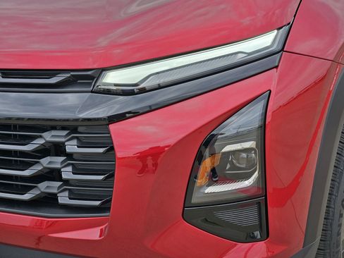 New 2026 Chevrolet Equinox LT w/ Convenience Package II FWD image 11