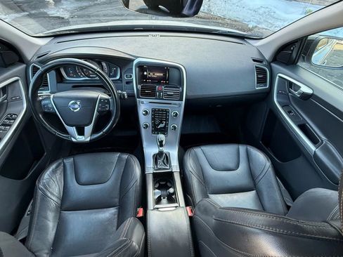 Used 2017 Volvo XC60 T6 Dynamic w/ Preferred Option Package image 25