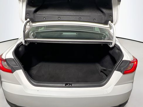 Used 2025 Toyota Camry LE image 34