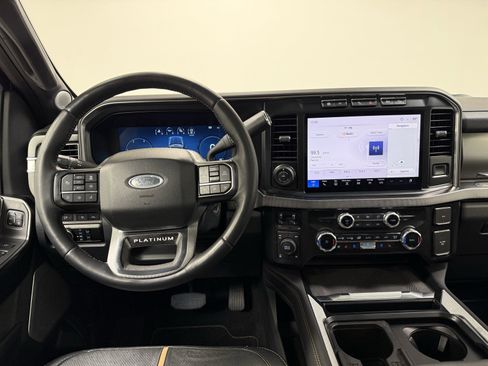 Used 2024 Ford F350 Platinum image 31