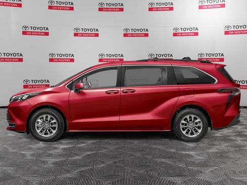 New 2026 Toyota Sienna LE FWD image 3