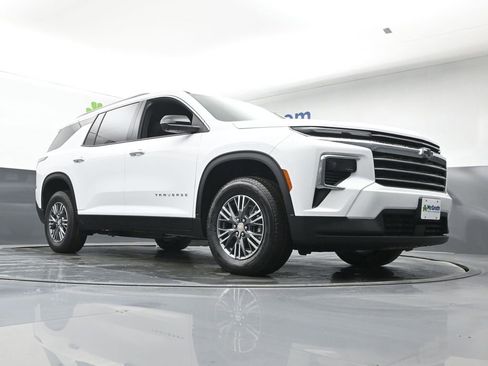 New 2026 Chevrolet Traverse LT w/ Driver Confidence Package image 25