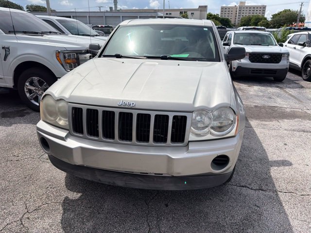 Used 2007 Jeep Grand Cherokee Laredo w/ Cargo Convenience Group RWD image 2