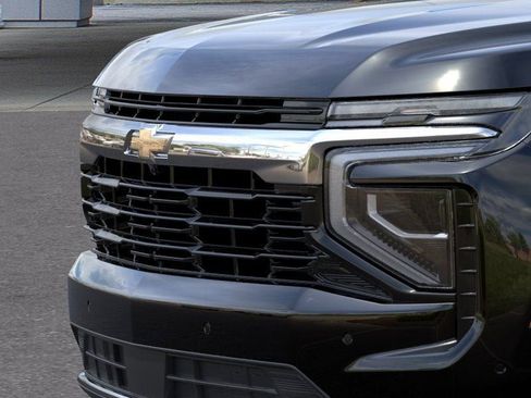 New 2026 Chevrolet Suburban LS RWD image 13