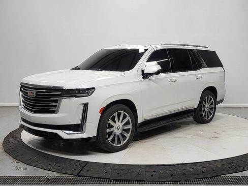 Used 2021 Cadillac Escalade Premium Luxury Platinum RWD image 3