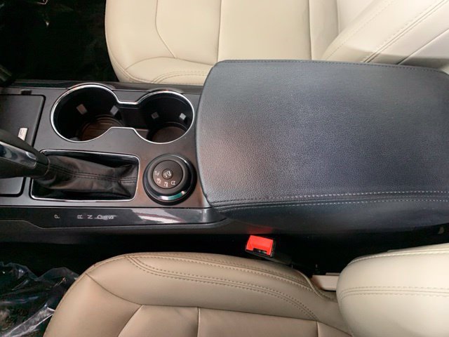 Used 2019 Ford Explorer XLT w/ Equipment Group 202A AWD/4WD image 24