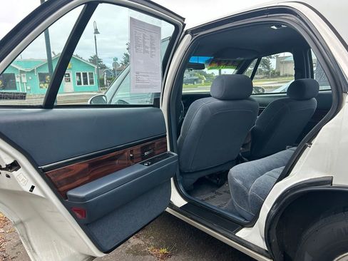 Used 1999 Buick Le Sabre Custom FWD image 23