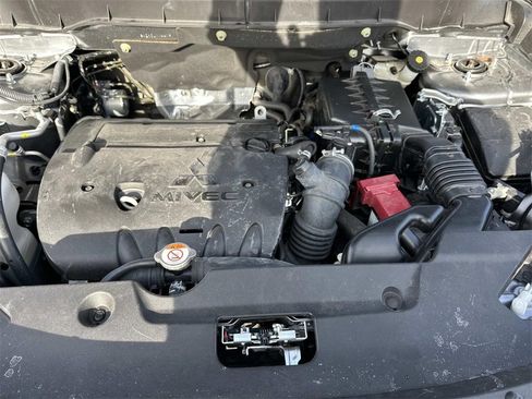 Used 2025 Mitsubishi Outlander Sport LE image 11