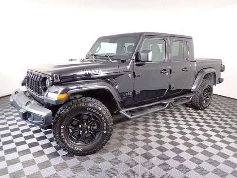 Used 2024 Jeep Gladiator Sport AWD/4WD image 12