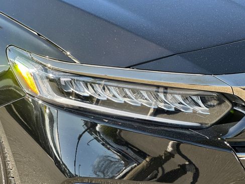 Used 2022 Honda Accord Sport image 11