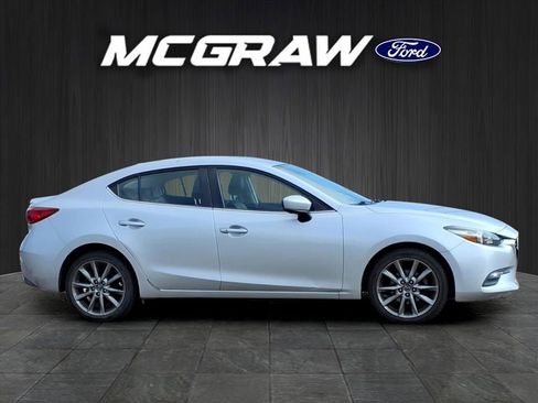 Used 2018 MAZDA MAZDA3 Touring image 5