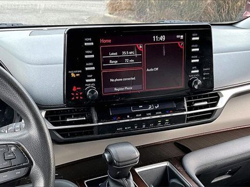 Used 2023 Toyota Sienna LE image 9