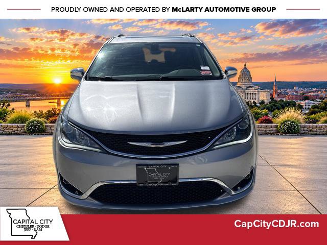 Used 2020 Chrysler Pacifica Limited FWD image 2