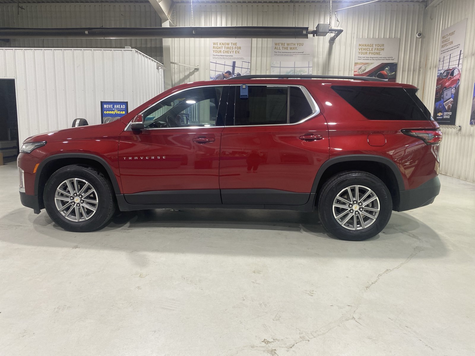 Used 2023 Chevrolet Traverse LT w/ LPO, Floor Liner Package AWD/4WD image 5