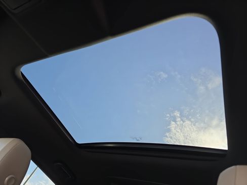 Used 2019 Land Rover Discovery HSE image 31