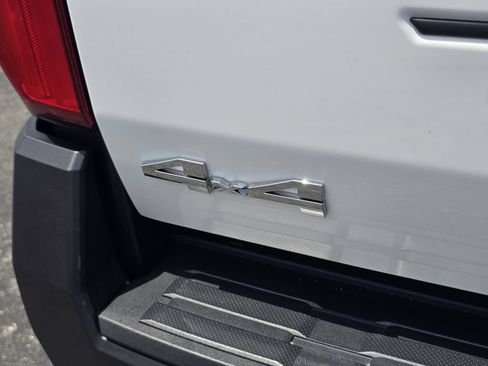 Certified 2024 Toyota Tacoma SR AWD/4WD image 18