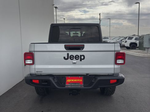 Certified 2022 Jeep Gladiator Sport image 9