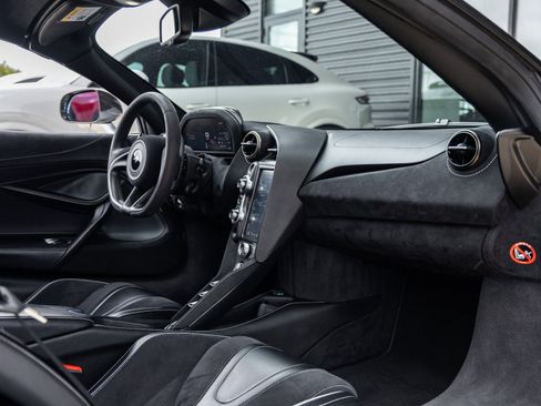 Used 2020 McLaren 720S Spider image 42