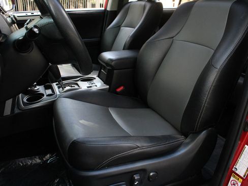 Used 2015 Toyota 4Runner SR5 Premium AWD/4WD image 17
