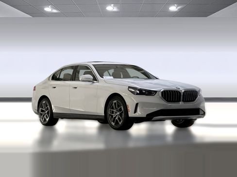 Used 2026 BMW 530i w/ Premium Package image 6