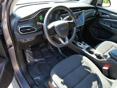 Used 2023 Chevrolet Bolt EUV LT w/ Driver Confidence Package FWD image 3