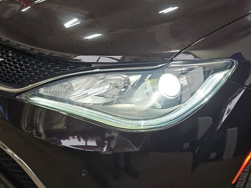 Used 2018 Chrysler Pacifica Limited w/ Advanced Safetytec Group image 31