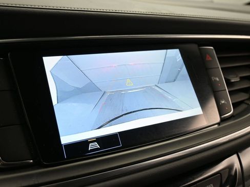 Used 2022 Buick Enclave Essence image 14