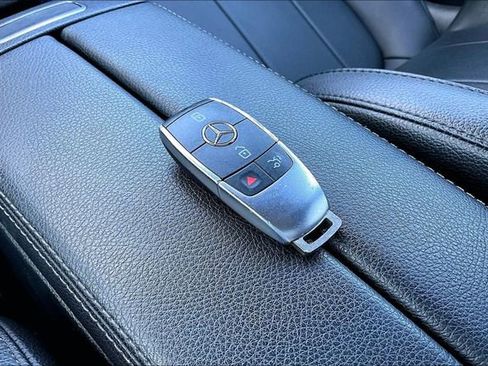 Certified 2022 Mercedes-Benz GLA 250 4MATIC image 38