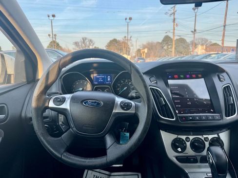 Used 2014 Ford Focus SE image 15