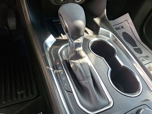 Used 2023 Chevrolet Traverse LT image 14