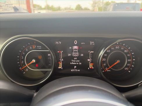 Used 2019 Jeep Wrangler Unlimited Sahara image 20