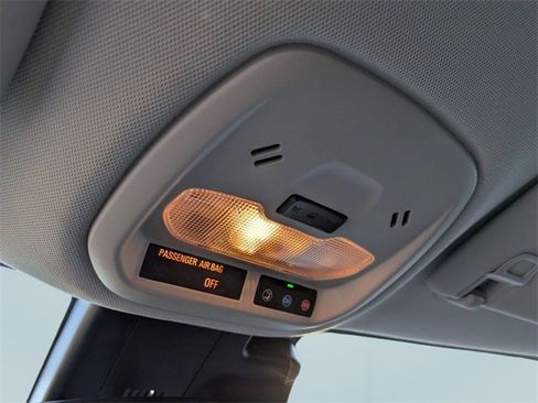 Used 2025 Chevrolet Trax LT w/ LT Convenience Package image 22