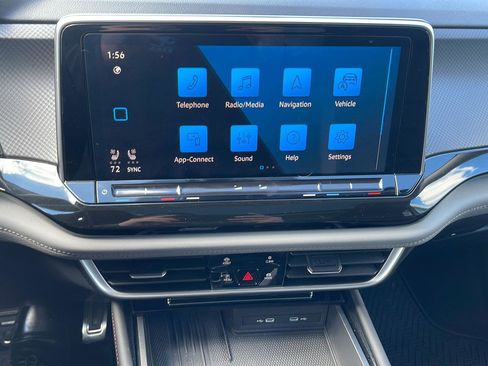 Used 2025 Volkswagen Atlas Peak Edition SE image 10