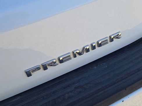 Used 2023 Chevrolet Suburban Premier image 14