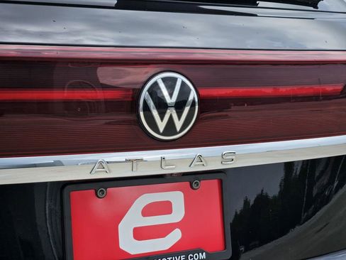 Used 2024 Volkswagen Atlas Cross Sport SEL Premium R-Line AWD/4WD image 34