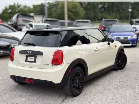 Used 2017 MINI Cooper 2-Door Hardtop image 6