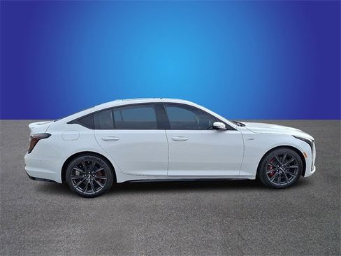 New 2026 Cadillac CT5 V image 4