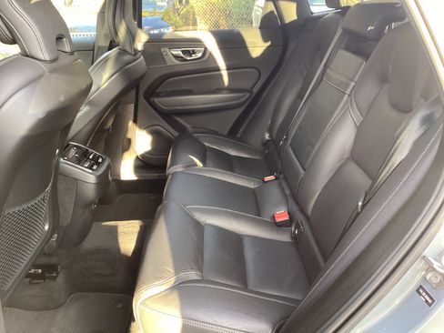 Certified 2022 Volvo XC60 B5 Inscription w/ Climate Package image 32