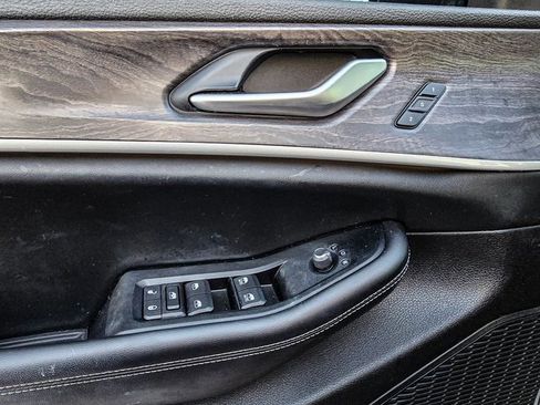 Used 2023 Jeep Grand Cherokee L Limited image 10