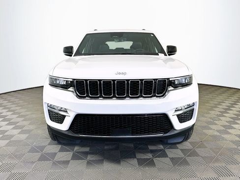 Certified 2025 Jeep Grand Cherokee Limited image 4