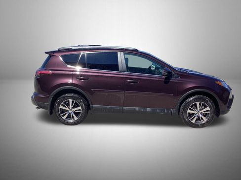 Used 2018 Toyota RAV4 XLE AWD/4WD image 4