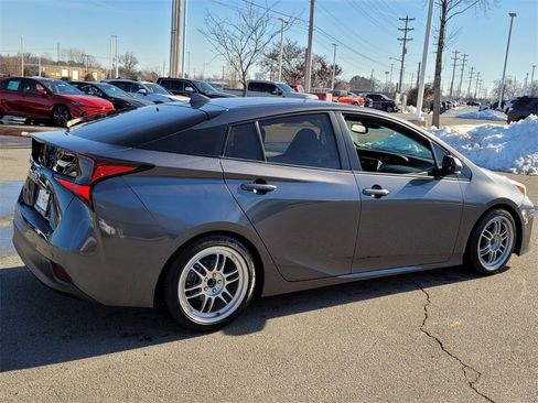 Used 2019 Toyota Prius L Eco image 3